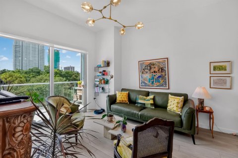 Condo in Miami, Florida, 1 bedroom  № 2249815 - photo 9