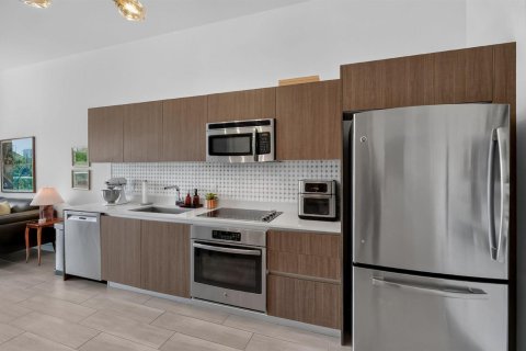 Condo in Miami, Florida, 1 bedroom  № 2249815 - photo 15