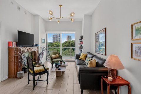 Condo in Miami, Florida, 1 bedroom  № 2249815 - photo 8