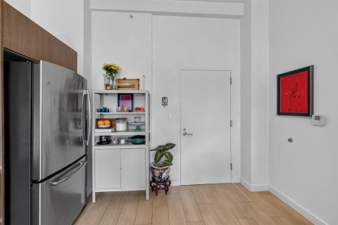 Condo in Miami, Florida, 1 bedroom  № 2249815 - photo 16
