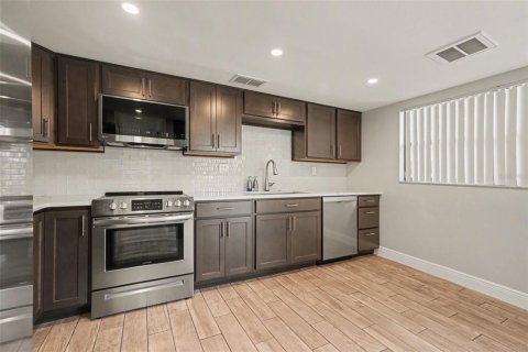 Villa ou maison à vendre à Oldsmar, Floride: 2 chambres, 116.13 m2 № 2132150 - photo 8