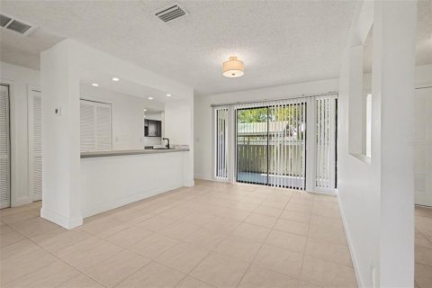 Villa ou maison à vendre à Oldsmar, Floride: 2 chambres, 116.13 m2 № 2132150 - photo 11