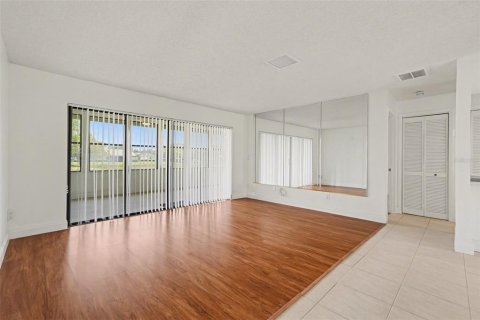 Villa ou maison à vendre à Oldsmar, Floride: 2 chambres, 116.13 m2 № 2132150 - photo 18