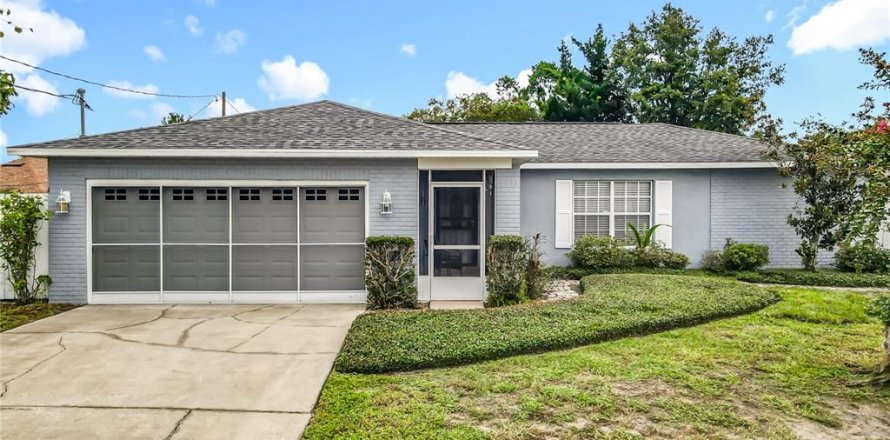 Villa ou maison à Deltona, Floride 3 chambres, 155.8 m2 № 1912223