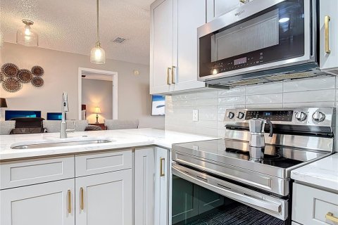 Villa ou maison à vendre à Deltona, Floride: 3 chambres, 155.8 m2 № 1912223 - photo 10