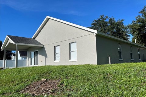 Villa ou maison à louer à Davenport, Floride: 4 chambres, 184.32 m2 № 2347860 - photo 3
