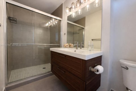 Villa ou maison à vendre à Miami, Floride: 2 chambres, 91.97 m2 № 2003928 - photo 22