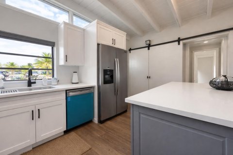 Villa ou maison à vendre à Miami, Floride: 2 chambres, 91.97 m2 № 2003928 - photo 8