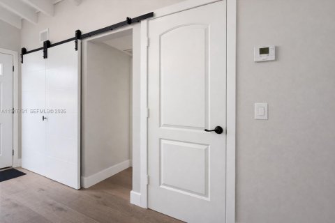 Villa ou maison à vendre à Miami, Floride: 2 chambres, 91.97 m2 № 2003928 - photo 16