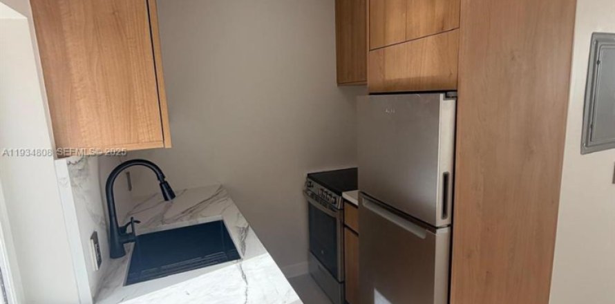 Apartamento en Miami, Florida 1 dormitorio, 58.99 m2 № 1993024