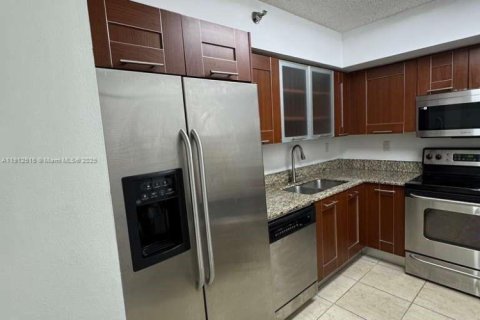 Condo in Aventura, Florida, 2 bedrooms  № 1968375 - photo 8