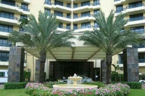 Condo in Aventura, Florida, 2 bedrooms  № 1968375 - photo 2