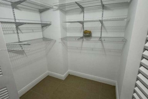 Condo in Aventura, Florida, 2 bedrooms  № 1968375 - photo 11