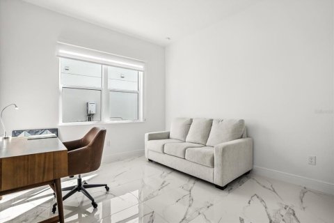 Casa en venta en Orlando, Florida, 4 dormitorios, 277.68 m2 № 1899972 - foto 25
