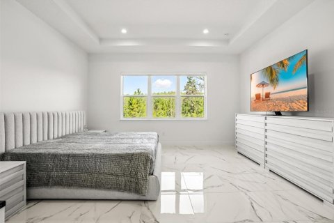 Casa en venta en Orlando, Florida, 4 dormitorios, 277.68 m2 № 1899972 - foto 13