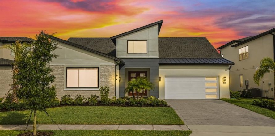 House in Orlando, Florida 4 bedrooms, 277.68 sq.m. № 1899972
