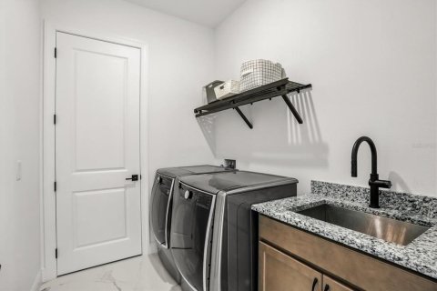 Casa en venta en Orlando, Florida, 4 dormitorios, 277.68 m2 № 1899972 - foto 22