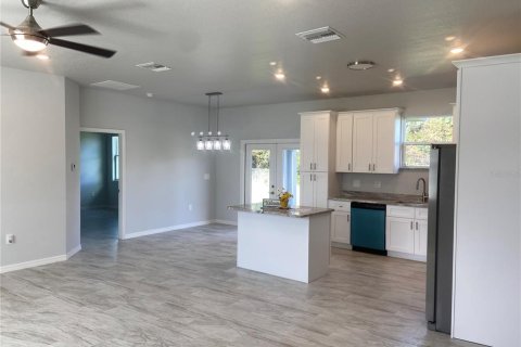 House in Sebring, Florida 3 bedrooms, 137.03 sq.m. № 1279104 - photo 3
