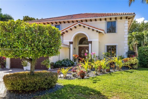 Villa ou maison à vendre à Cutler Bay, Floride: 5 chambres, 366.5 m2 № 2007976 - photo 2