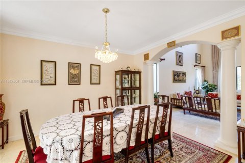 Villa ou maison à vendre à Cutler Bay, Floride: 5 chambres, 366.5 m2 № 2007976 - photo 23