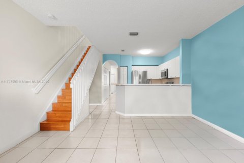 Townhouse in Homestead, Florida 3 bedrooms, 134.89 sq.m. № 1704552 - photo 8
