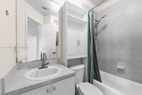 Townhouse in Homestead, Florida 3 bedrooms, 134.89 sq.m. № 1704552 - photo 19