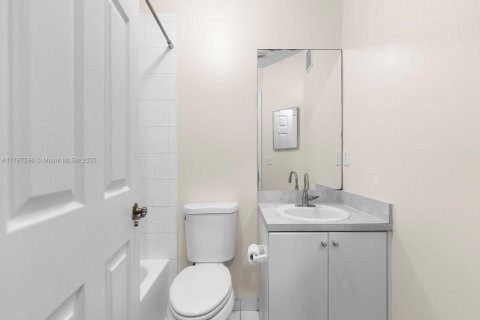 Townhouse in Homestead, Florida 3 bedrooms, 134.89 sq.m. № 1704552 - photo 21