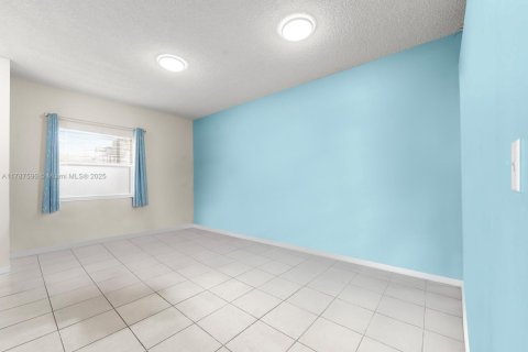 Townhouse in Homestead, Florida 3 bedrooms, 134.89 sq.m. № 1704552 - photo 4