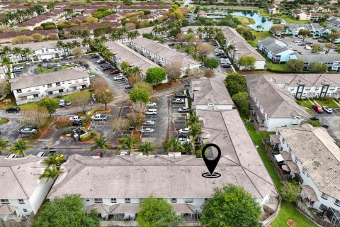 Townhouse in Homestead, Florida 3 bedrooms, 134.89 sq.m. № 1704552 - photo 24