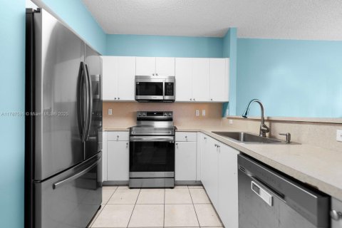 Townhouse in Homestead, Florida 3 bedrooms, 134.89 sq.m. № 1704552 - photo 10