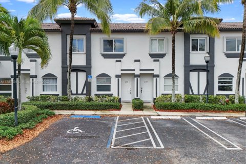 Townhouse in Homestead, Florida 3 bedrooms, 134.89 sq.m. № 1704552 - photo 1