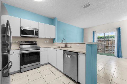 Townhouse in Homestead, Florida 3 bedrooms, 134.89 sq.m. № 1704552 - photo 11