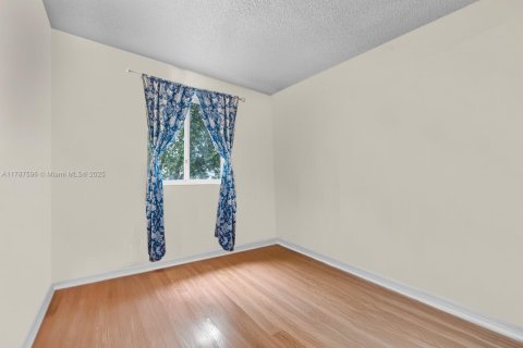 Townhouse in Homestead, Florida 3 bedrooms, 134.89 sq.m. № 1704552 - photo 22