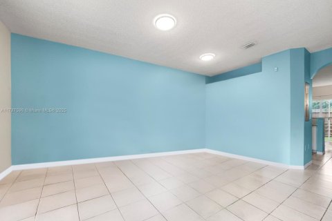 Townhouse in Homestead, Florida 3 bedrooms, 134.89 sq.m. № 1704552 - photo 5