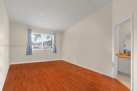 Townhouse in Homestead, Florida 3 bedrooms, 134.89 sq.m. № 1704552 - photo 17