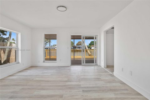 Купить виллу или дом в Дания-Бич, Флорида 4 спальни, 186.08м2, № 1974853 - фото 6