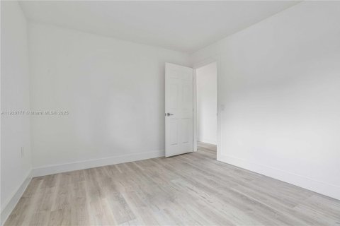 Купить виллу или дом в Дания-Бич, Флорида 4 спальни, 186.08м2, № 1974853 - фото 29