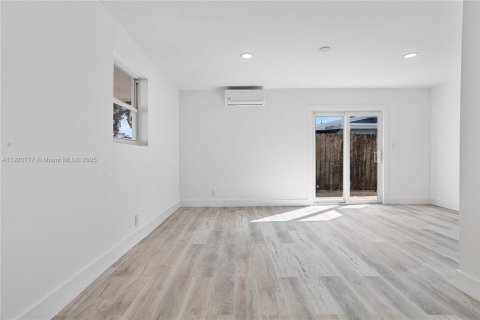 Купить виллу или дом в Дания-Бич, Флорида 4 спальни, 186.08м2, № 1974853 - фото 17