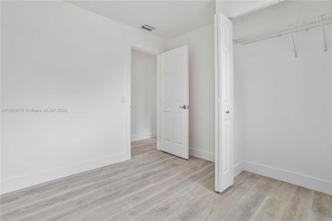 Купить виллу или дом в Дания-Бич, Флорида 4 спальни, 186.08м2, № 1974853 - фото 27