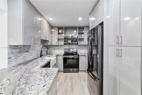 Купить виллу или дом в Дания-Бич, Флорида 4 спальни, 186.08м2, № 1974853 - фото 12