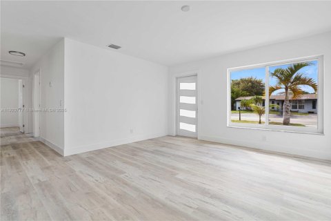 Купить виллу или дом в Дания-Бич, Флорида 4 спальни, 186.08м2, № 1974853 - фото 16