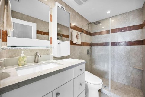 Condominio en venta en Miami Beach, Florida, 1 dormitorio, 86.4 m2 № 1937382 - foto 26