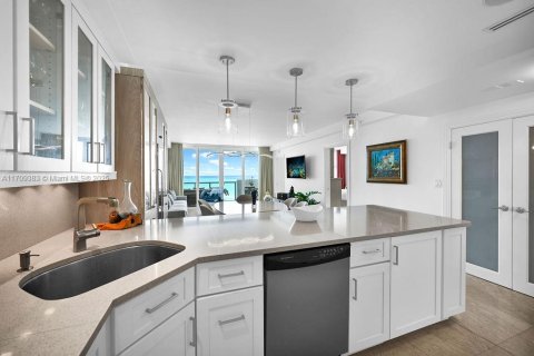 Condo in Miami Beach, Florida, 1 bedroom  № 1937382 - photo 5