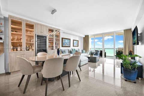 Condo in Miami Beach, Florida, 1 bedroom  № 1937382 - photo 16
