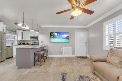 Villa ou maison à vendre à Miami Gardens, Floride: 3 chambres, 101.82 m2 № 1933099 - photo 17