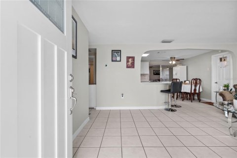 Villa ou maison à vendre à Hudson, Floride: 2 chambres, 97.36 m2 № 2223642 - photo 2