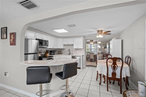 Villa ou maison à vendre à Hudson, Floride: 2 chambres, 97.36 m2 № 2223642 - photo 7