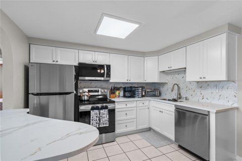 Villa ou maison à vendre à Hudson, Floride: 2 chambres, 97.36 m2 № 2223642 - photo 8