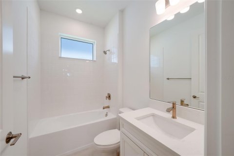 House in Parrish, Florida 3 bedrooms, 239.78 sq.m. № 2226464 - photo 23
