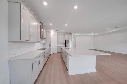 House in Parrish, Florida 3 bedrooms, 239.78 sq.m. № 2226464 - photo 10